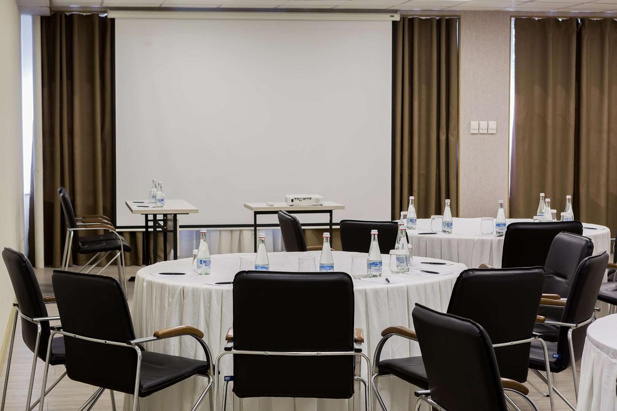 Panarams Tashkent Hotel, a member of Radisson Individuals Bagian luar foto